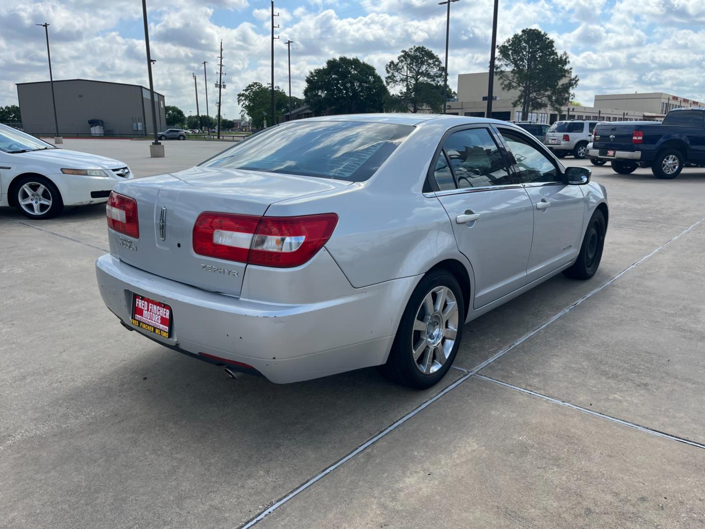 2006 SILVER /gray Lincoln Zephyr Base (3LNHM26146R) with an 3.0L V6 DOHC 24V engine, 6-Speed Automatic Overdrive transmission, located at 14700 Tomball Parkway 249, Houston, TX, 77086, (281) 444-2200, 29.928619, -95.504074 - Photo#6